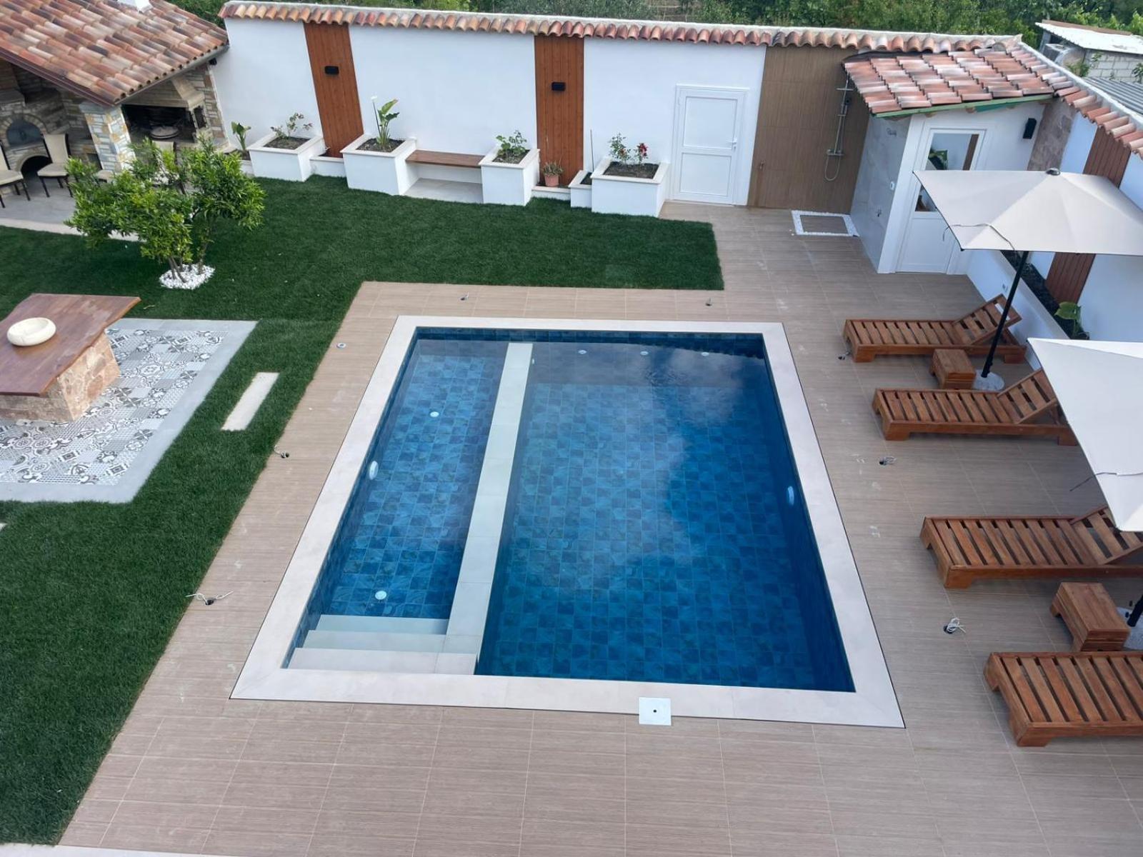 Villa Lejzo - Swimming Pool Berat Eksteriør bilde